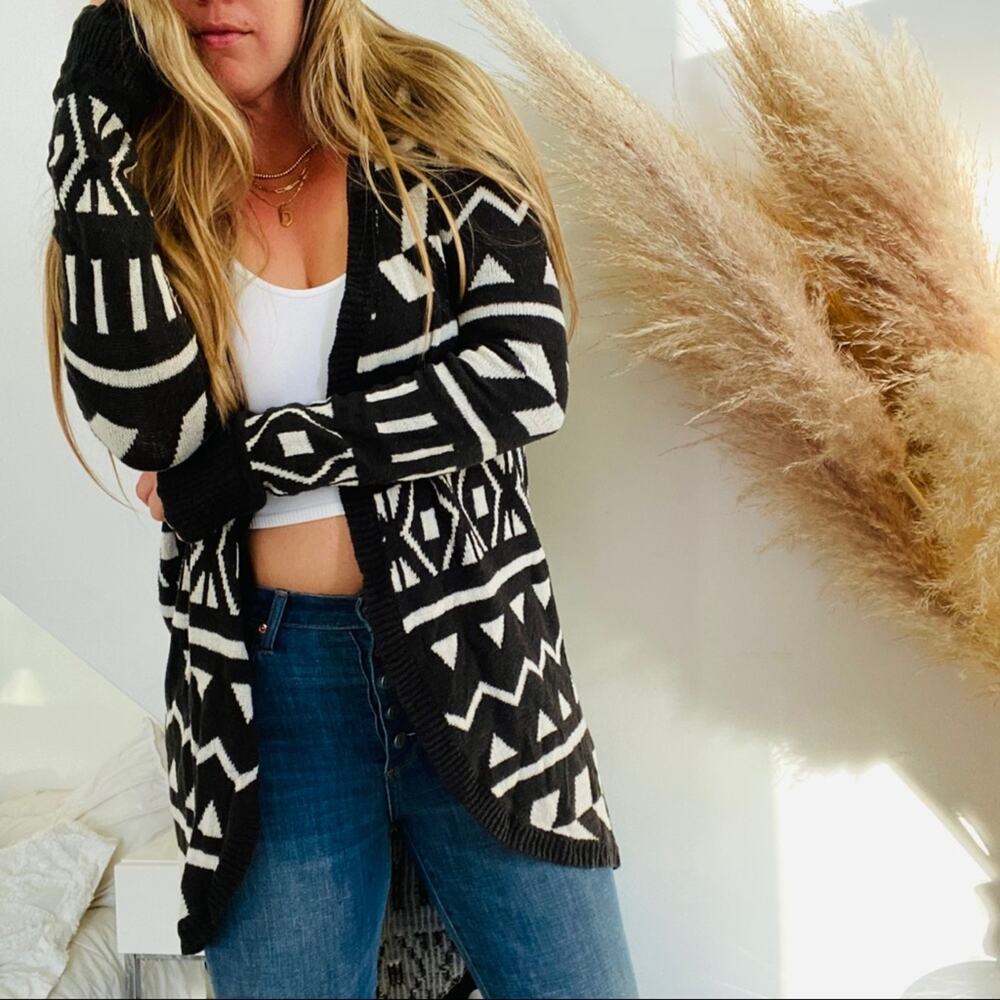 Black White Aztec Print Duster Open Cardi Cardigan Sweater High Low Hem L